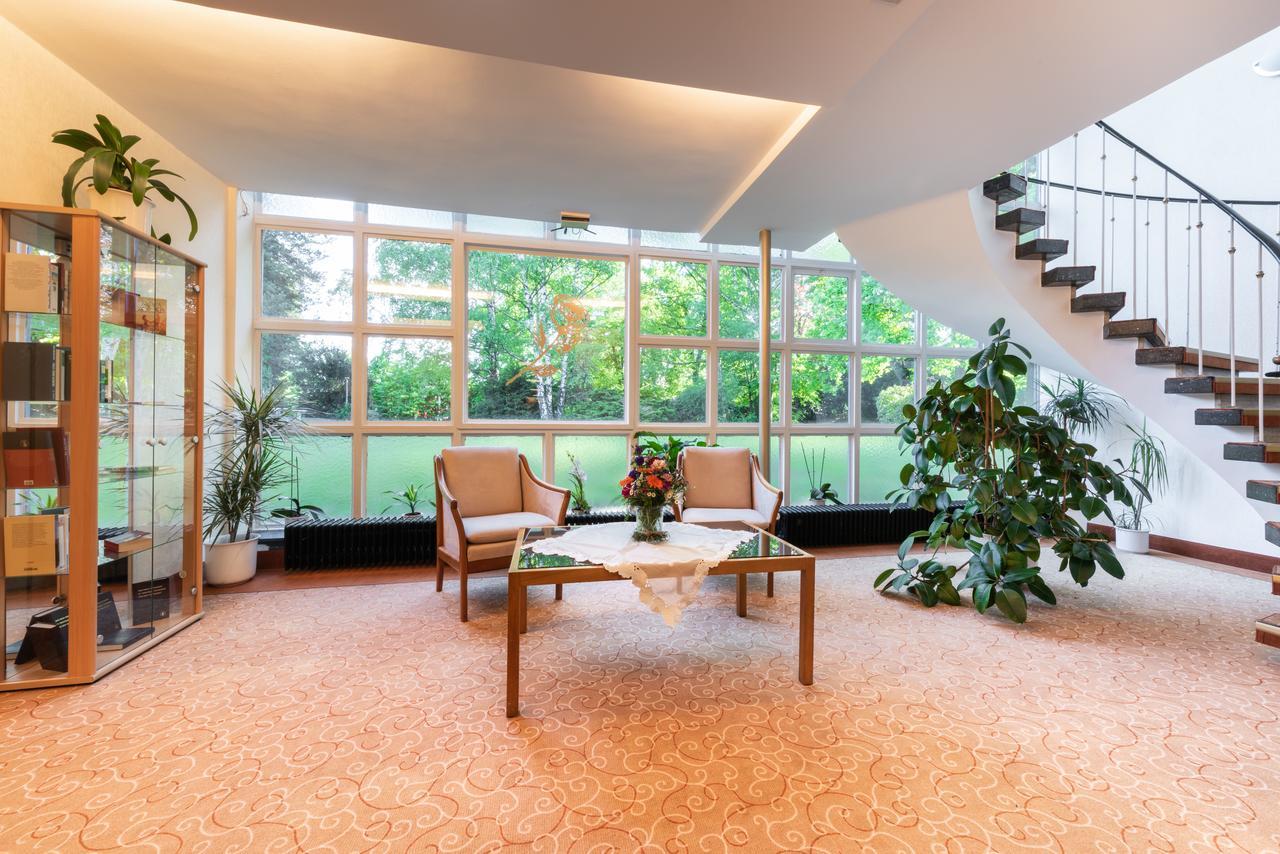 Parkhotel Stadtallendorf Buitenkant foto